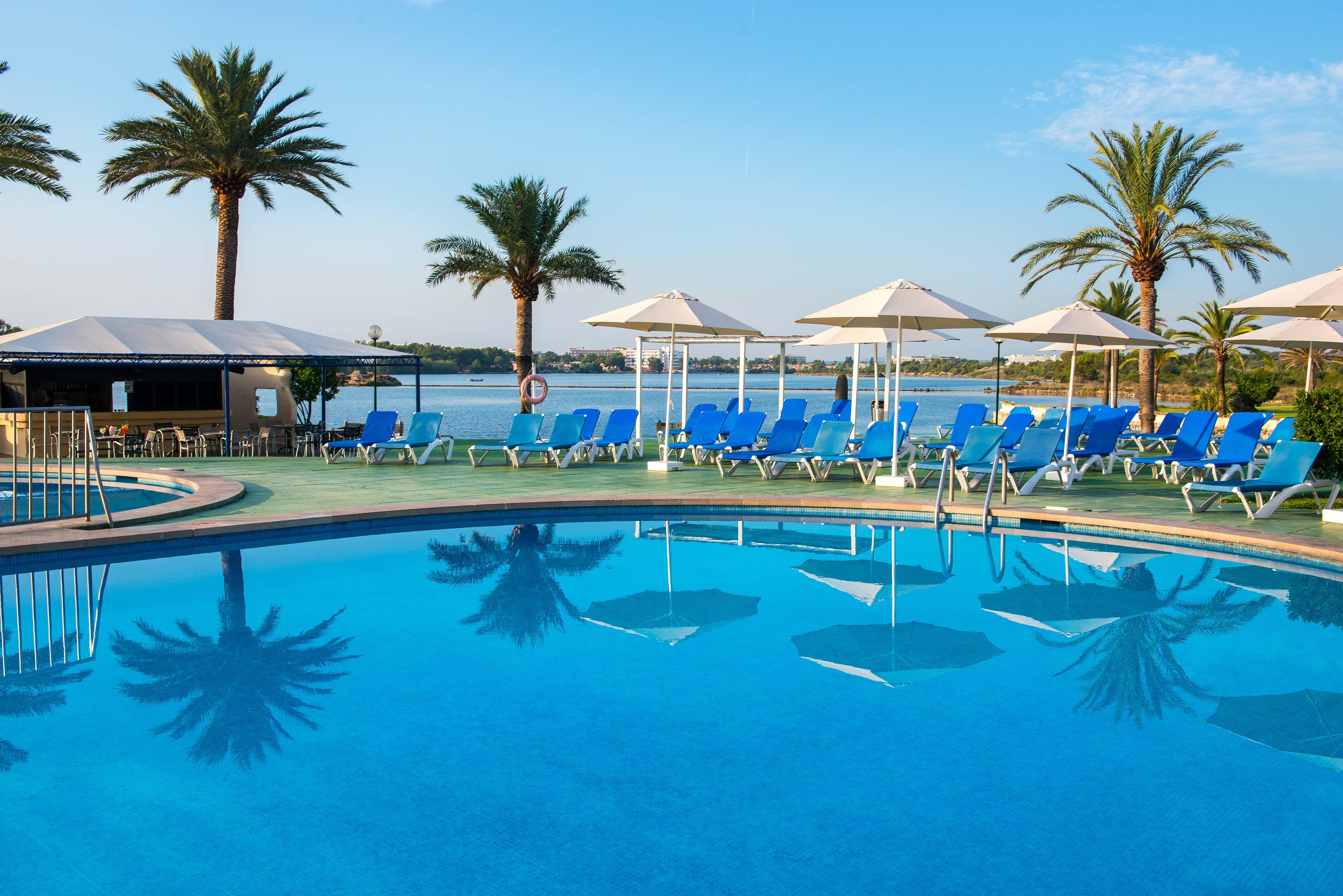 แบลลู คลับ Aparthotel Port de Alcudia  ภายนอก รูปภาพ